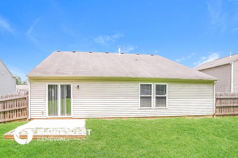Building Photo - 5458 Fairway Forest Dr