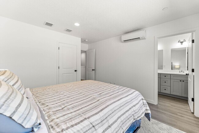 Building Photo - NEW CONSTRUCTION! Modern