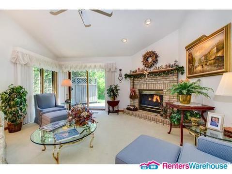 Building Photo - 1215 Silverthorn Ct