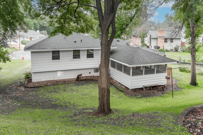 Building Photo - 9919 brookside