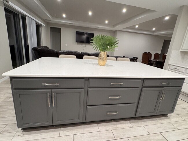 Building Photo - Welcome to your dream home in the highly d...