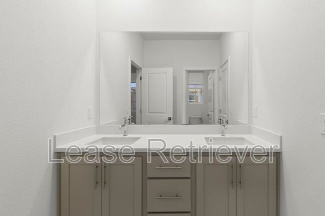 Building Photo - 1909 Ariana Pl