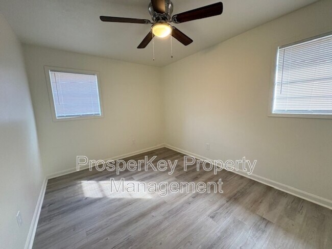 Building Photo - 1732 Melody Dr