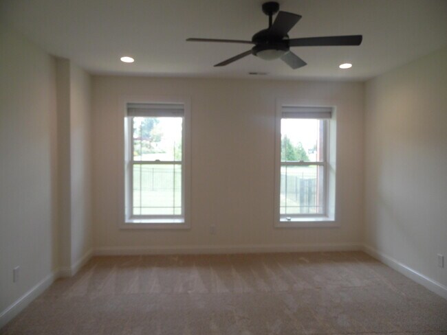 Building Photo - 2331 Coroneo Ln
