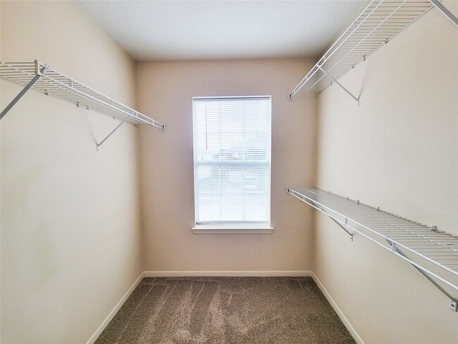 Building Photo - 19718 Byron Meadows Dr