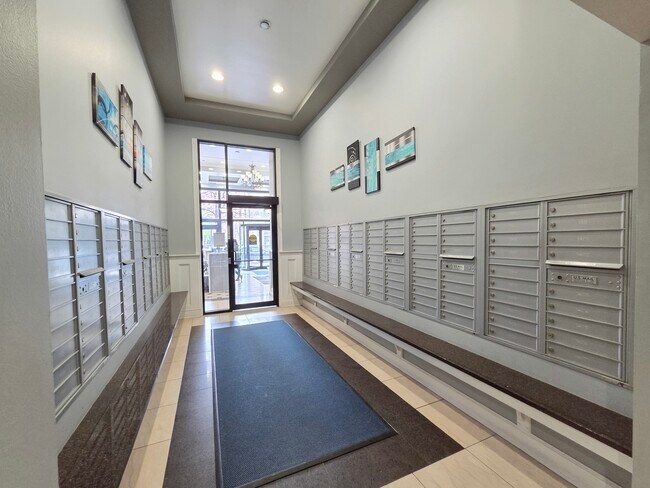 Building Photo - 1464 S Michigan Ave