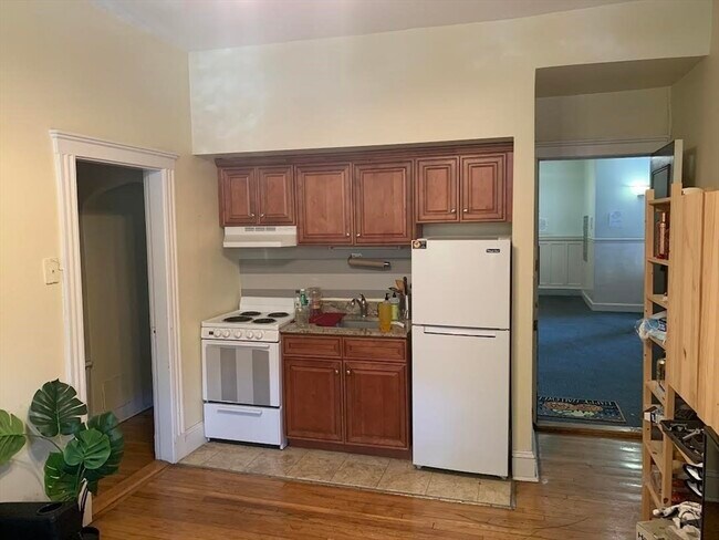 Primary Photo - 70 Strathmore Rd