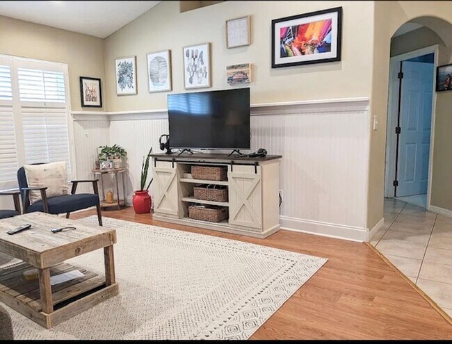 Building Photo - 10936 Dearden Cir
