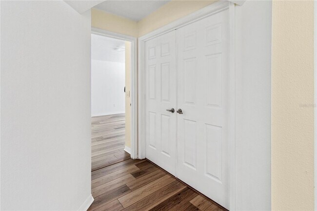 Building Photo - 10140 Somersby Dr