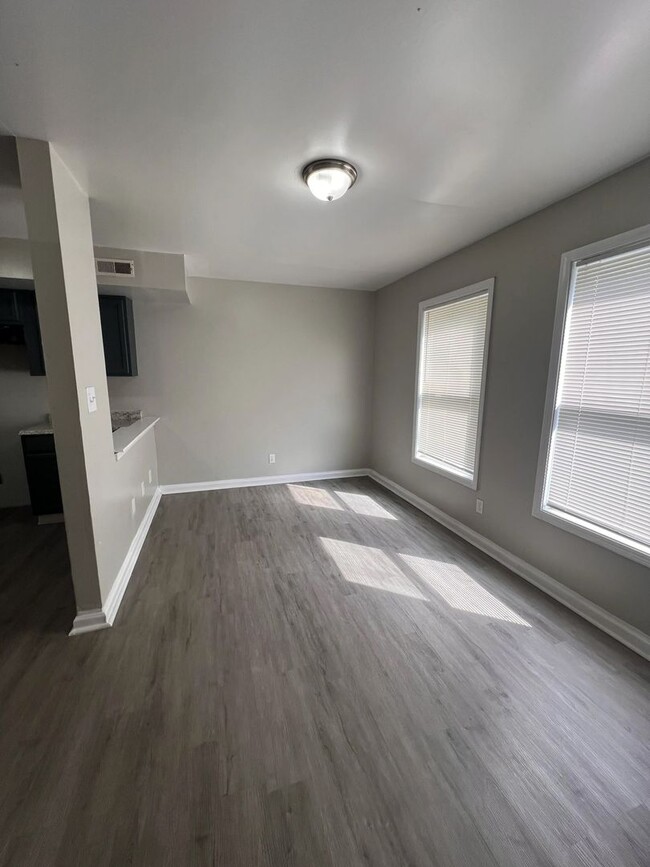 Building Photo - 2820 Divinity Ln
