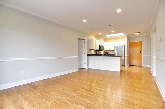 Building Photo - 501 9th St