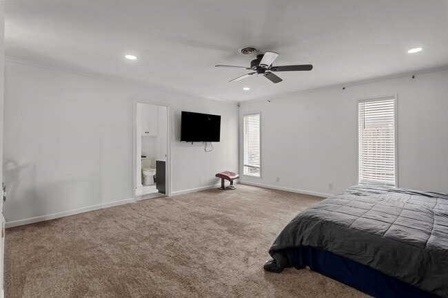 Building Photo - 3322 Providence Dr