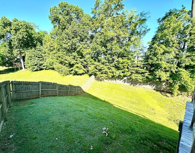 Building Photo - Spacious 3-Bedroom Home with Fenced Yard & Garage!