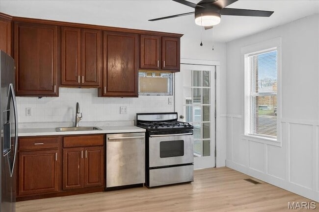 Building Photo - 3815 Bayless Ave