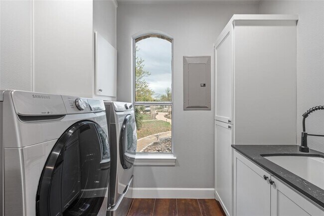 Building Photo - 408 Saddlehorn Dr