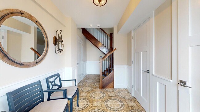 Building Photo - 404 21st St S