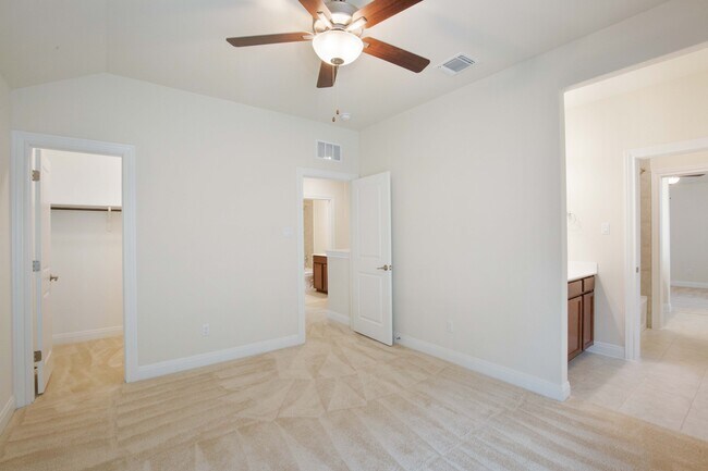 Building Photo - 148 Isabella Wy