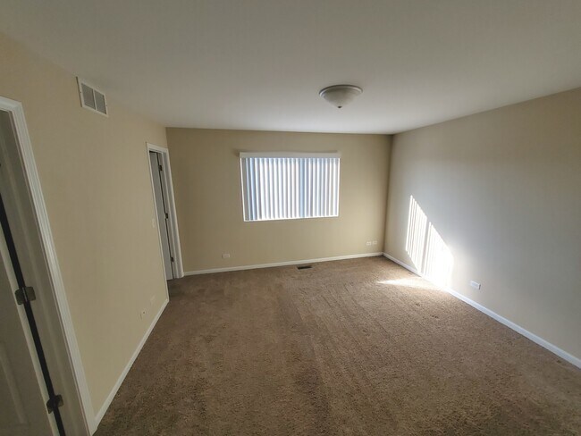 Building Photo - 832 Cherry Creek Dr