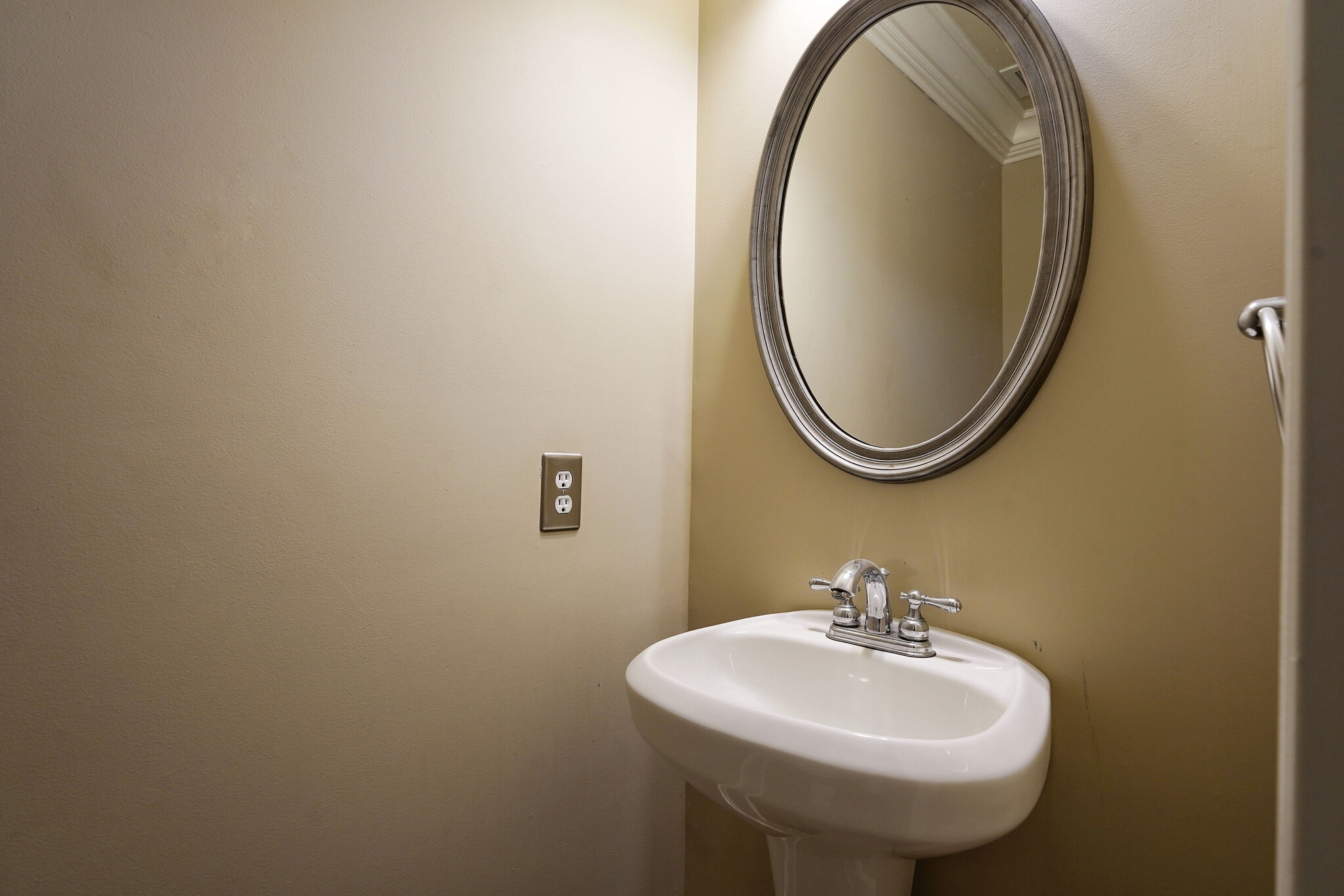 Building Photo - 307 Le Gran Bnd