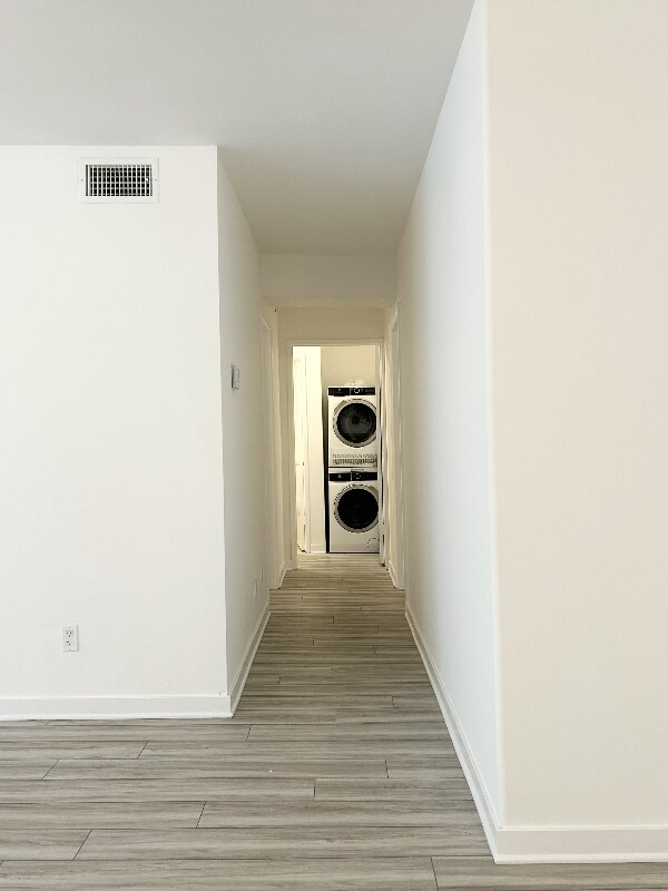 Building Photo - 1849 S Bentley Ave