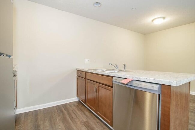 Building Photo - 1640 Golf Club Ln