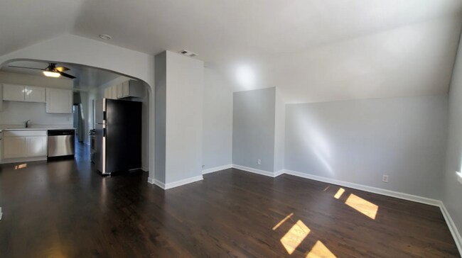 Building Photo - 3414 N Seeley Ave