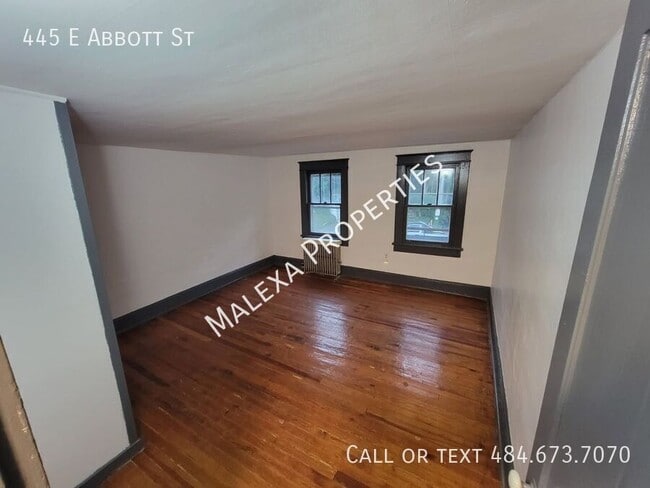 Building Photo - 445 E Abbott St