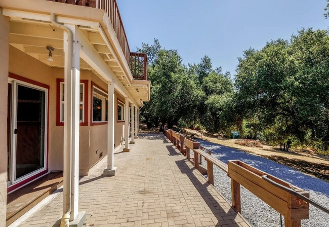 Building Photo - 1088 Palomino Rd