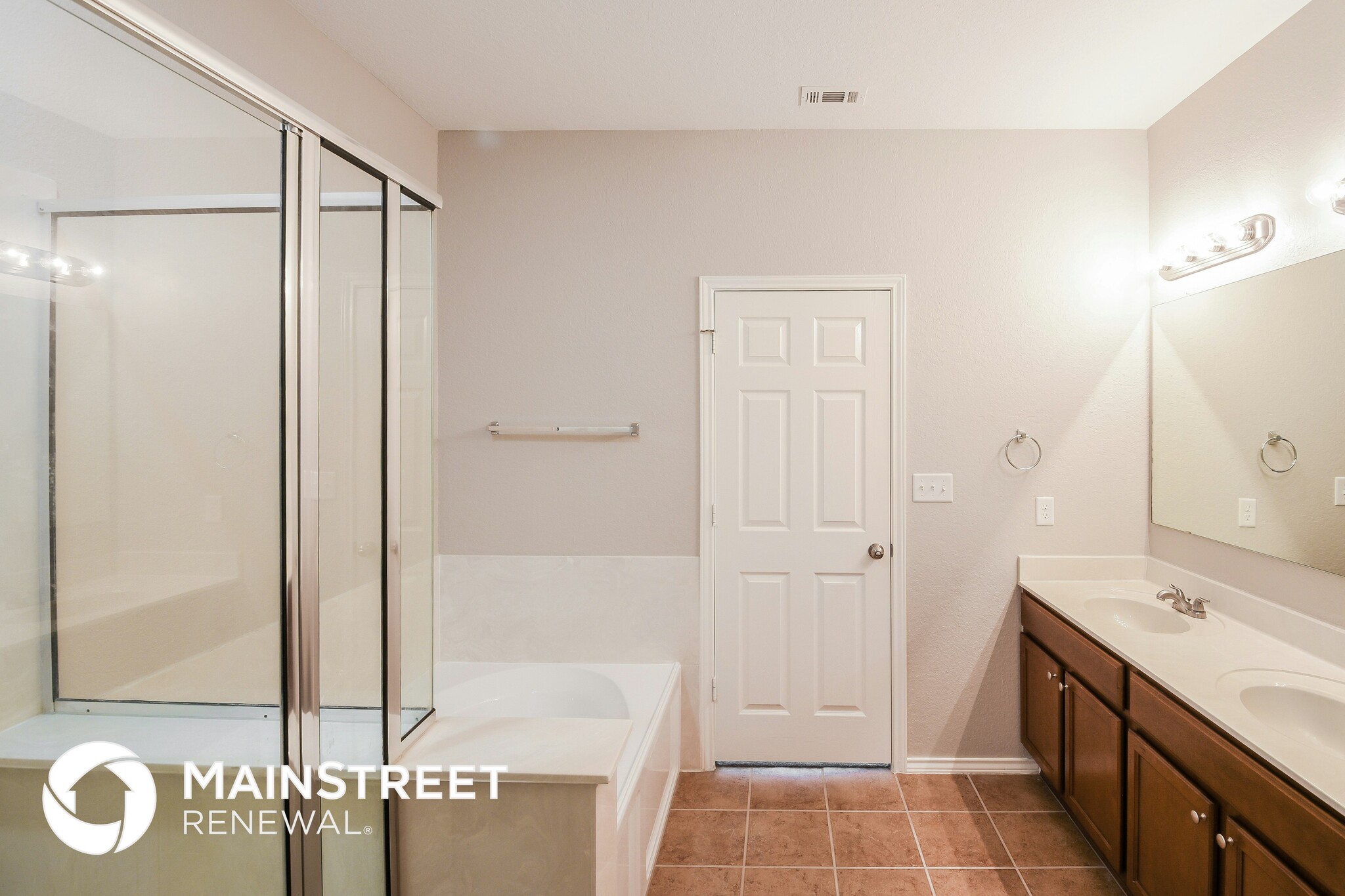 Building Photo - 11942 Fieldcrest Run