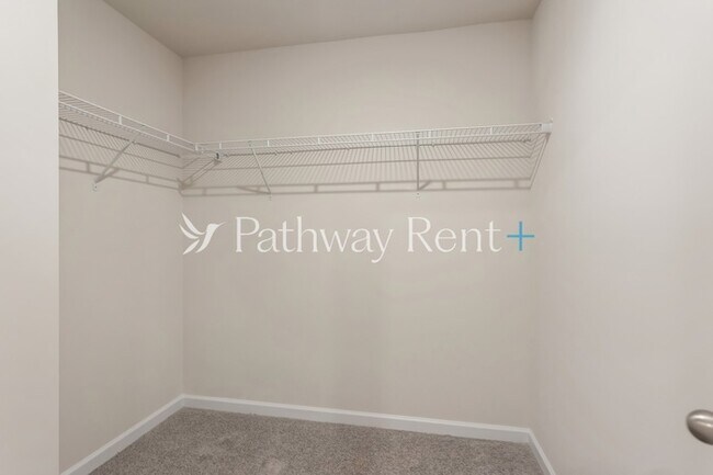 Building Photo - 608 Mackenzie Cv