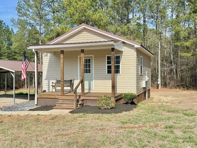 Building Photo - Fully Furnished Studio just off Highway 58