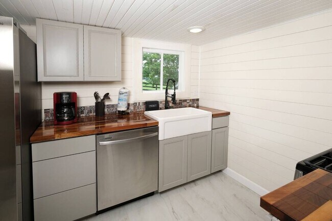 Building Photo - The Fancy Little Farmhouse