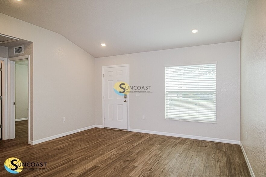 Building Photo - 814 Spruce St