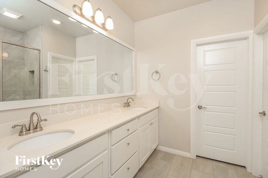 Building Photo - 11409 NW 100th Ct