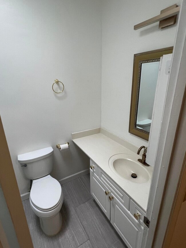 Building Photo - 423 Phoenix Ave NW