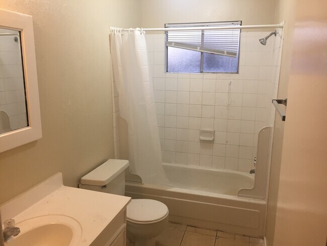 Building Photo - Great Rental!