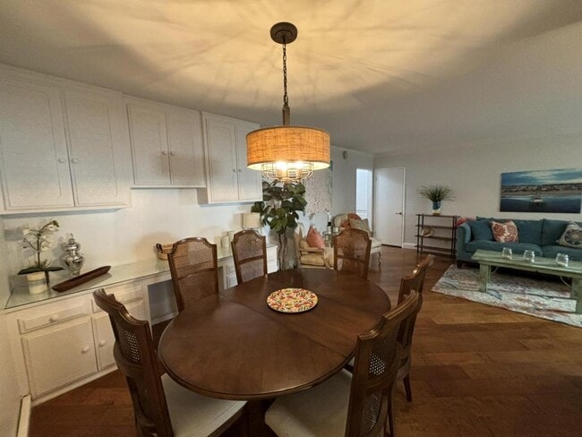 Building Photo - 8340 Manitoba St