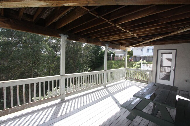 Building Photo - Outside Leasing - 10 Andorra Ct