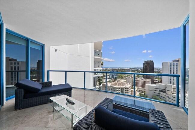 Building Photo - 333 Las Olas Way