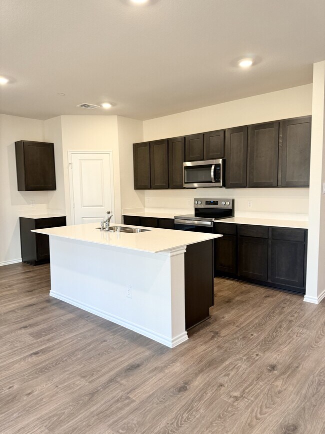 Building Photo - 7007 Moonflower Ln