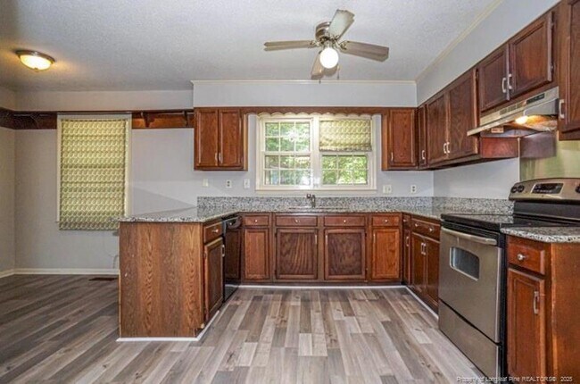 Building Photo - 5765 Dobson Dr