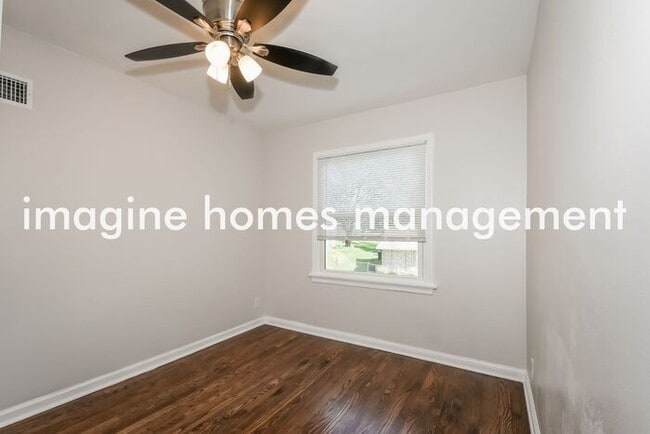 Building Photo - Gorgeous 3 Bedroom Home in St. Louis