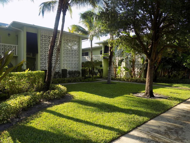 Building Photo - 102 N Lakeside Dr