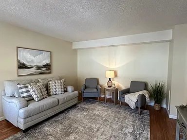 Building Photo - 2503 E Lakeview Dr