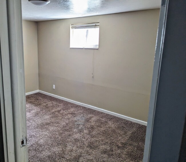 Building Photo - Charming 2-Bedroom Duplex - !! $500 OFF of...