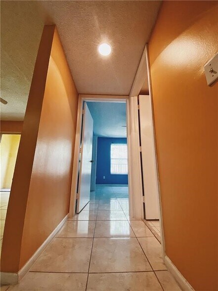 Building Photo - 5580 NW 61st St