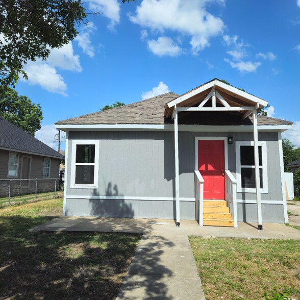 Primary Photo - 2826 Alaska Ave