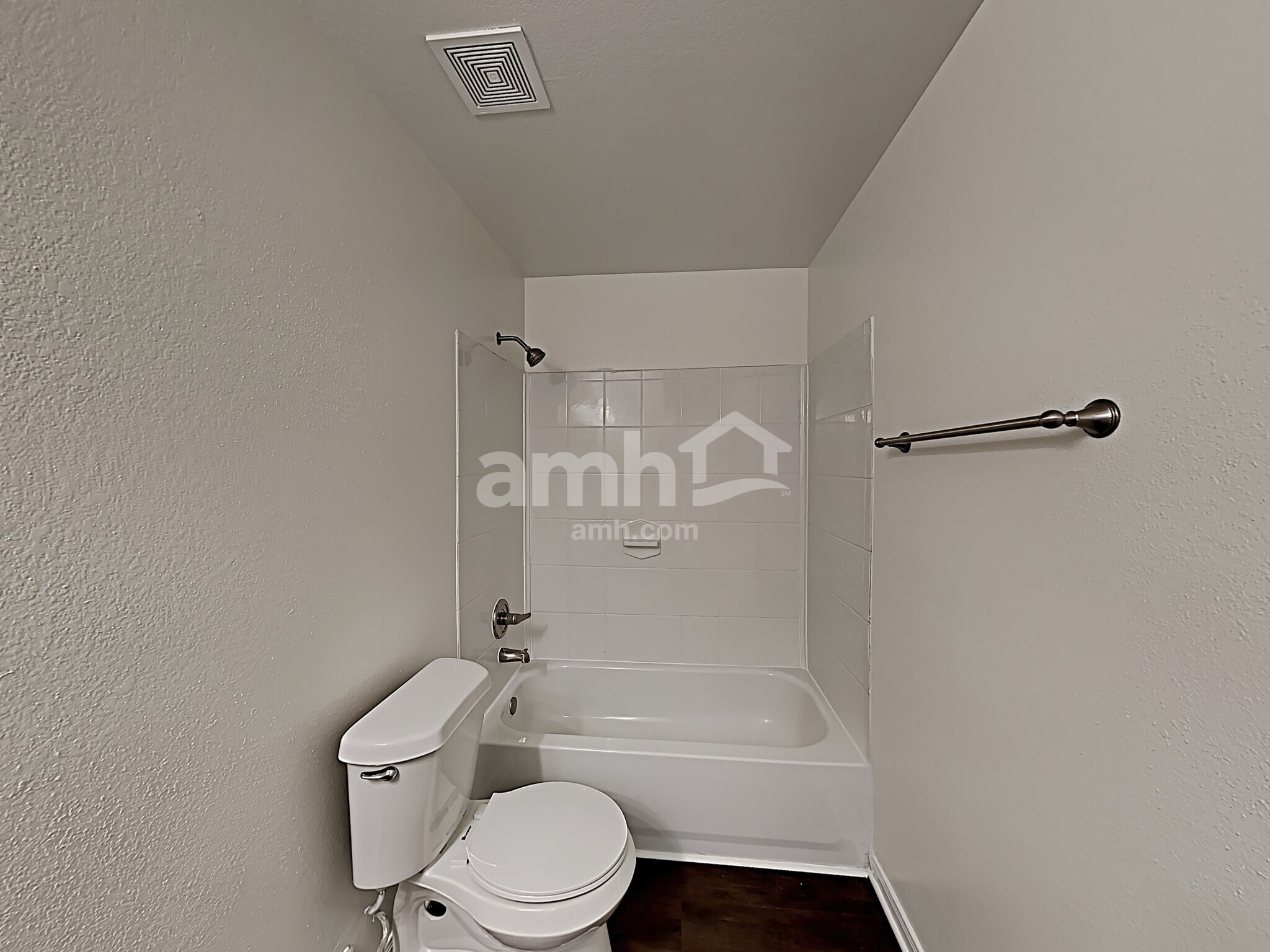 Building Photo - 18011 Shallow Leaf Ln