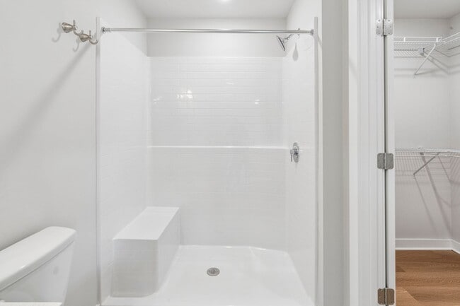 Building Photo - Brand new home in a great location central to all of Tri-Cities