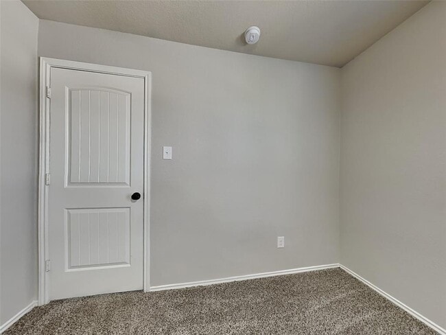 Building Photo - 214 Tallow Trl